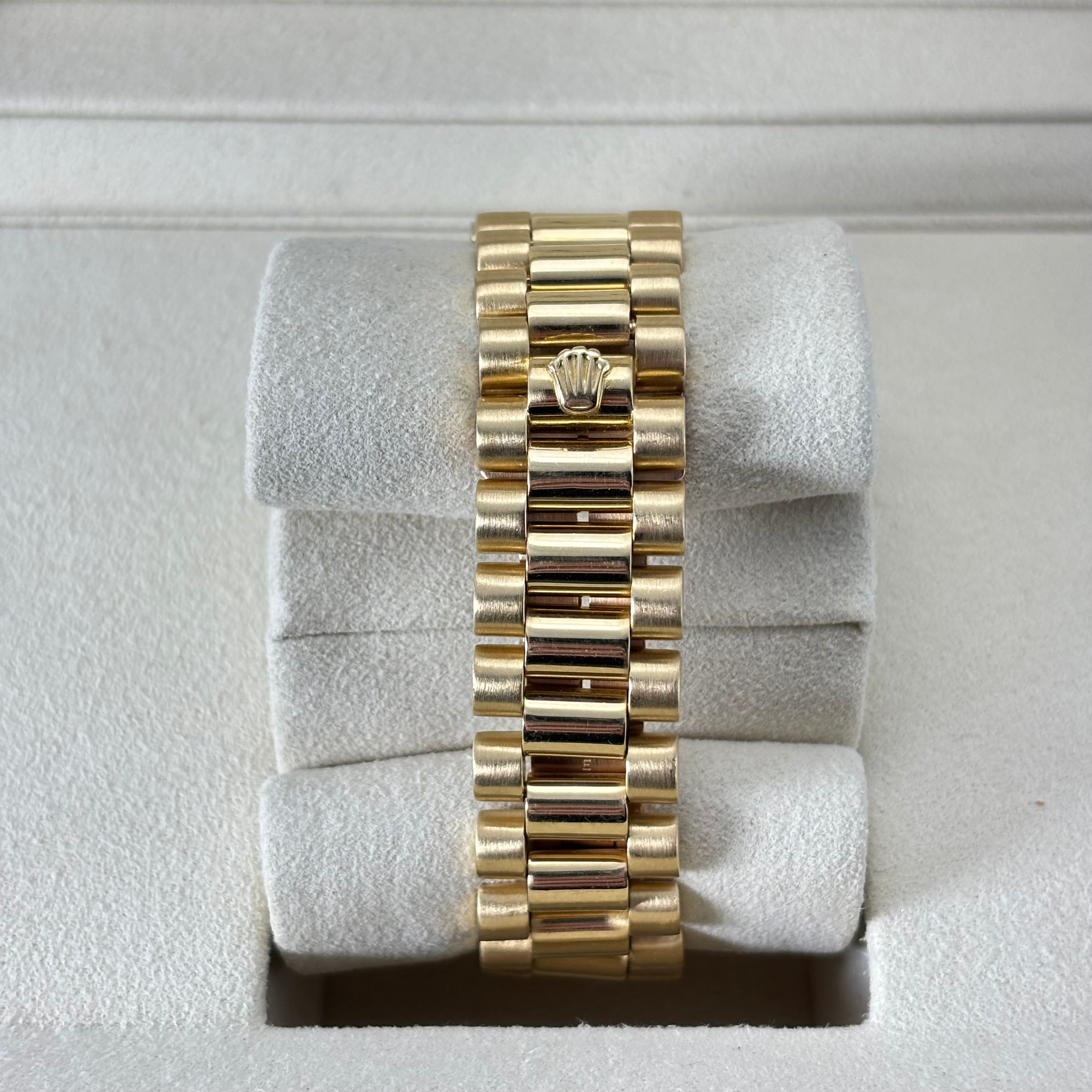 36MM ROLEX DAY-DATE DIAMOND BEZEL 18KT GOLD Ref.18038