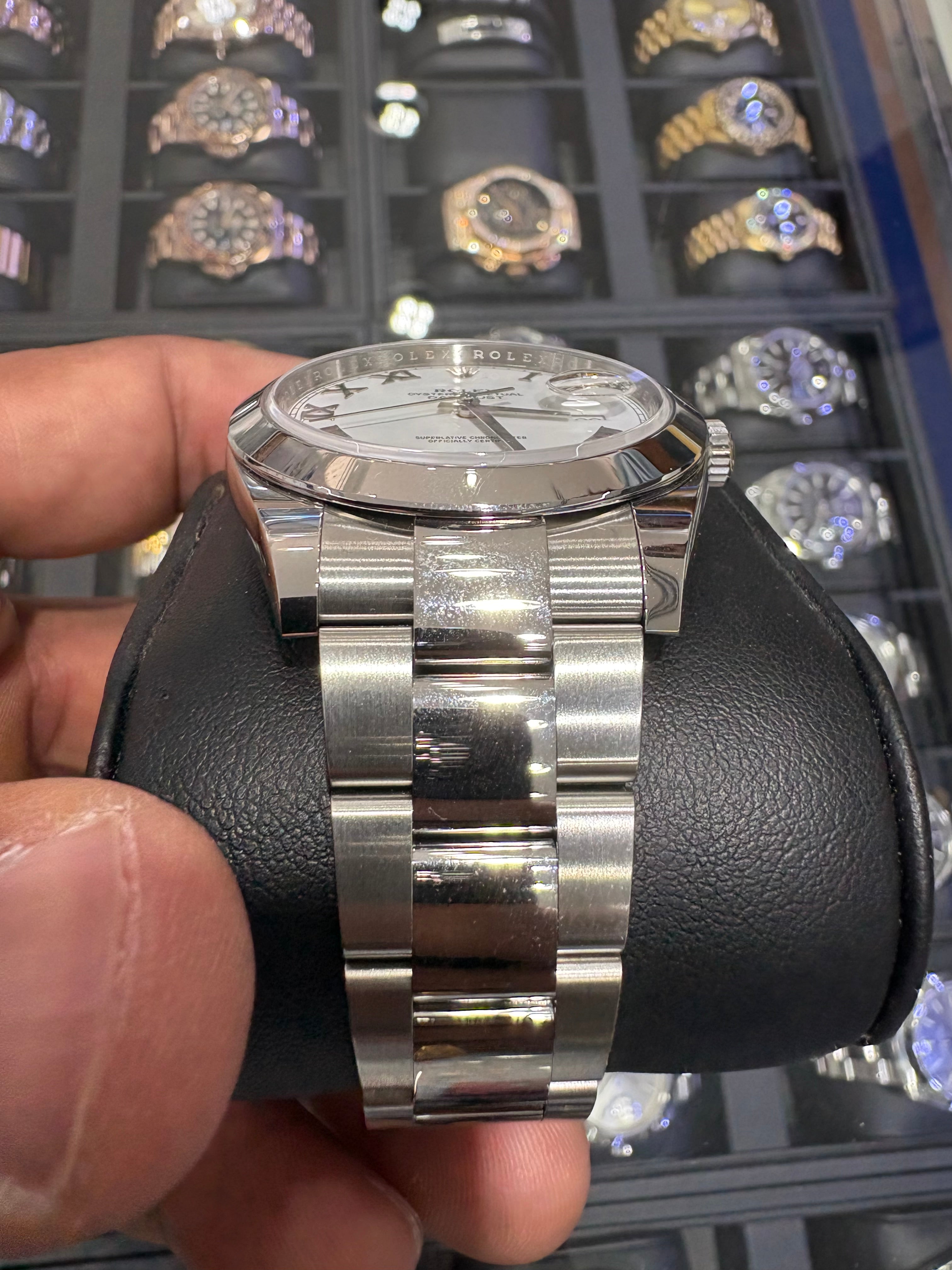 ROLEX DATEJUST 41MM | STAINLESS STEEL | OYSTER BRACELET | WHITE ROMAN DIAL | 2024 FULL SET