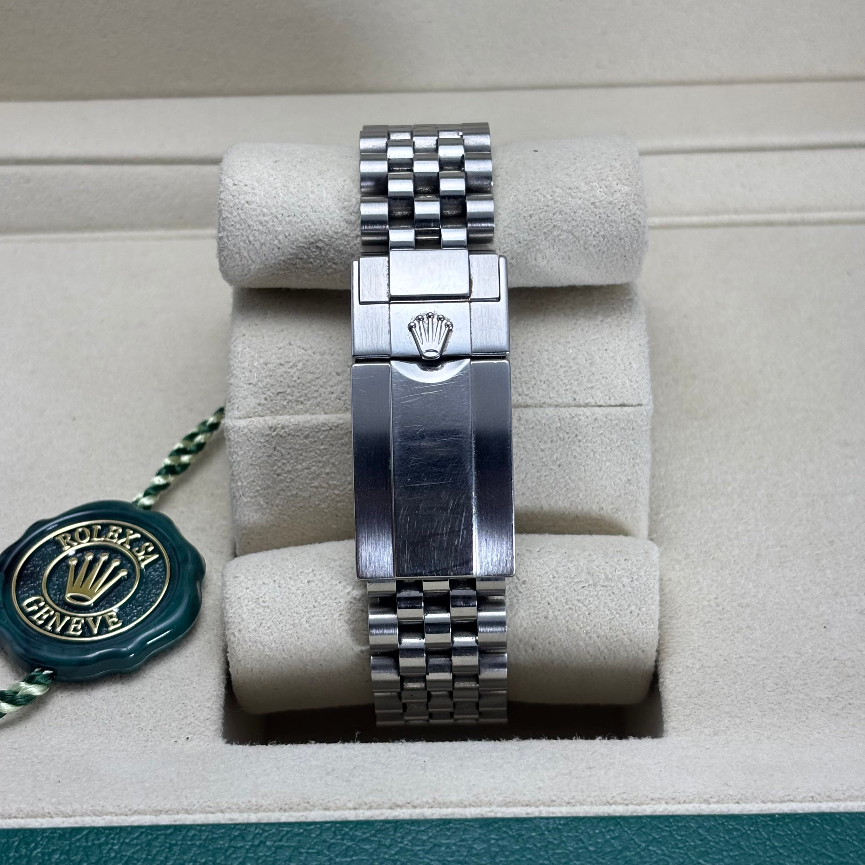 40MM ROLEX GMT-MASTER 2 (BATGIRL) BOX AND CARD