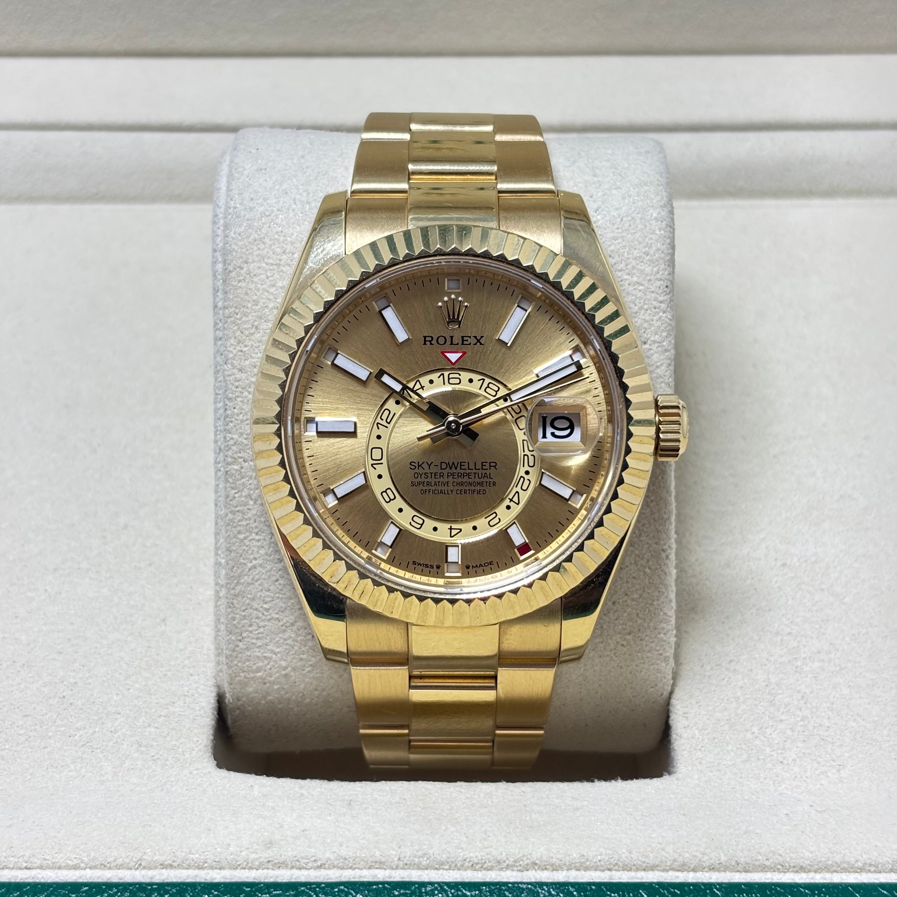 42MM ROLEX SKY-DWELLER 18KT GOLD OYSTER BRACELET