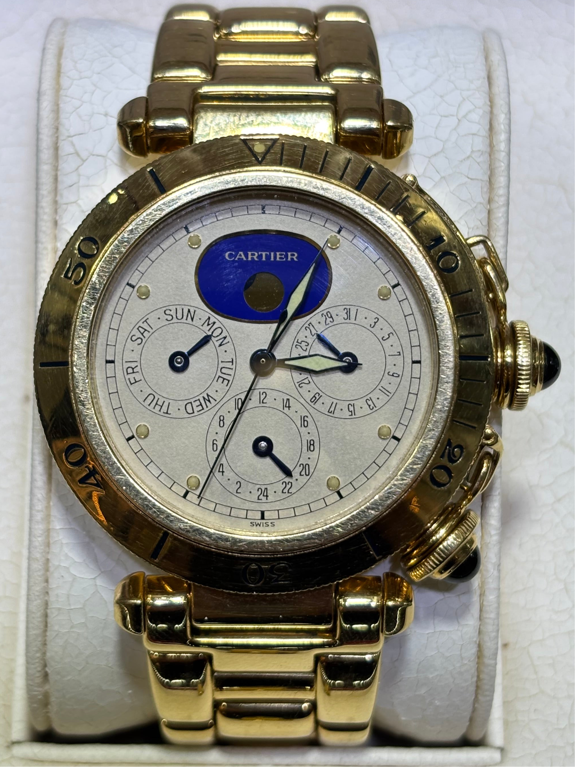 CARTIER PASHA 42MM | 18KT YELLOW GOLD | MOON-PHASE CHRONOGRAPH