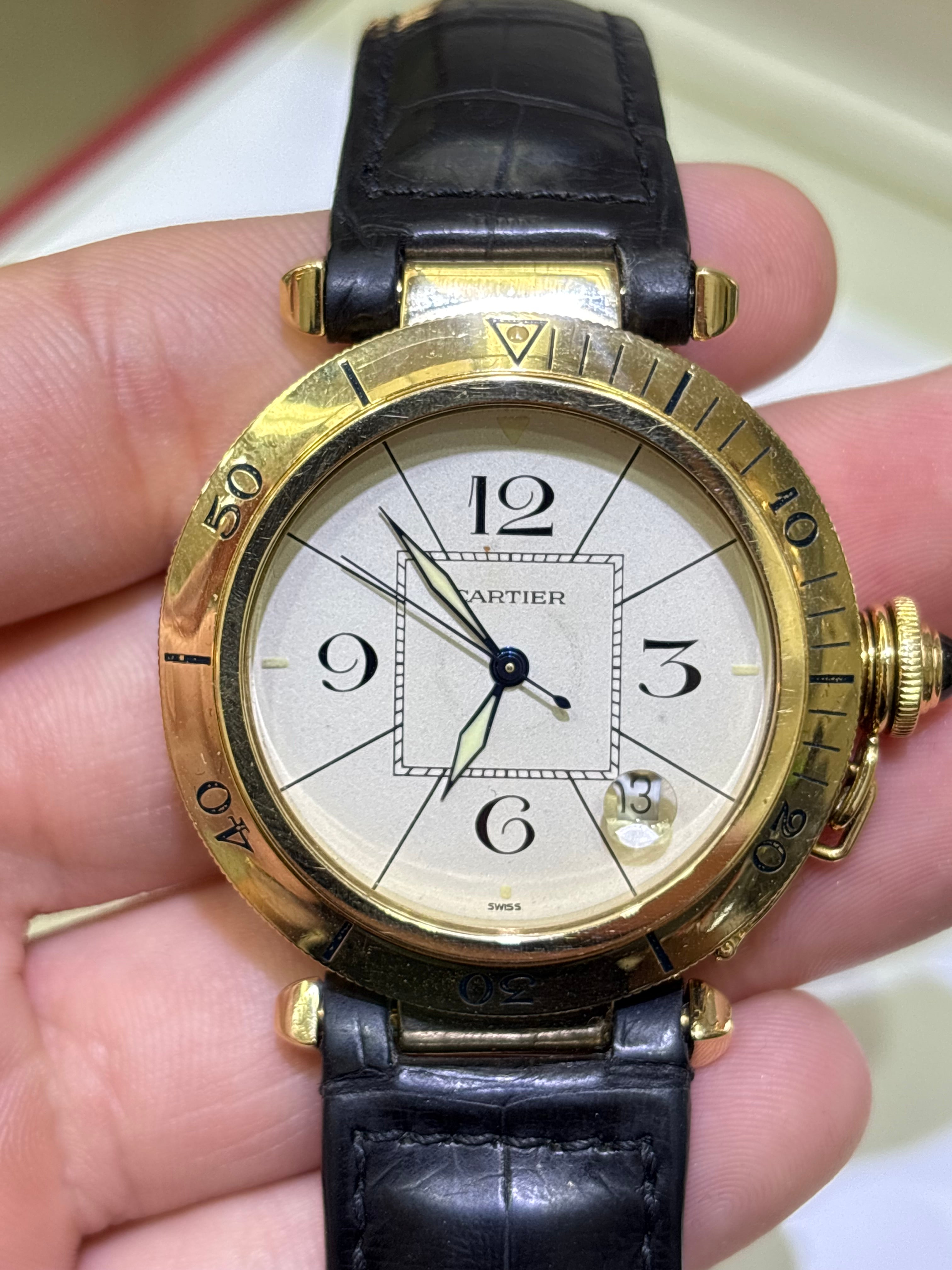 CARTIER PASHA 42MM | 18KT YELLOW GOLD | LEATHER STRAP | AUTOMATIC MOVEMENT