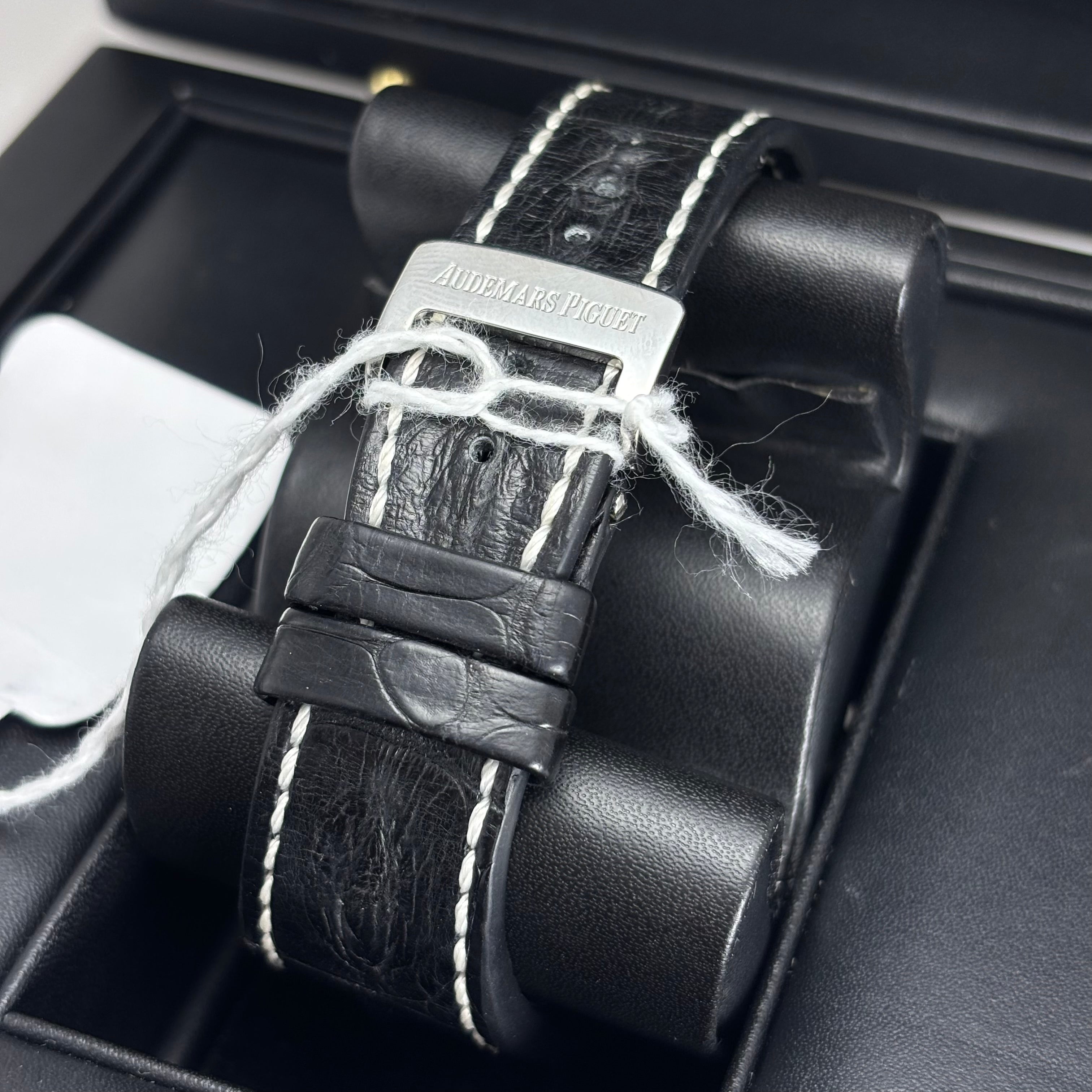 42mm Audemars Piguet ”AP” Royal Oak Offshore Chronograph Ref.26020ST.