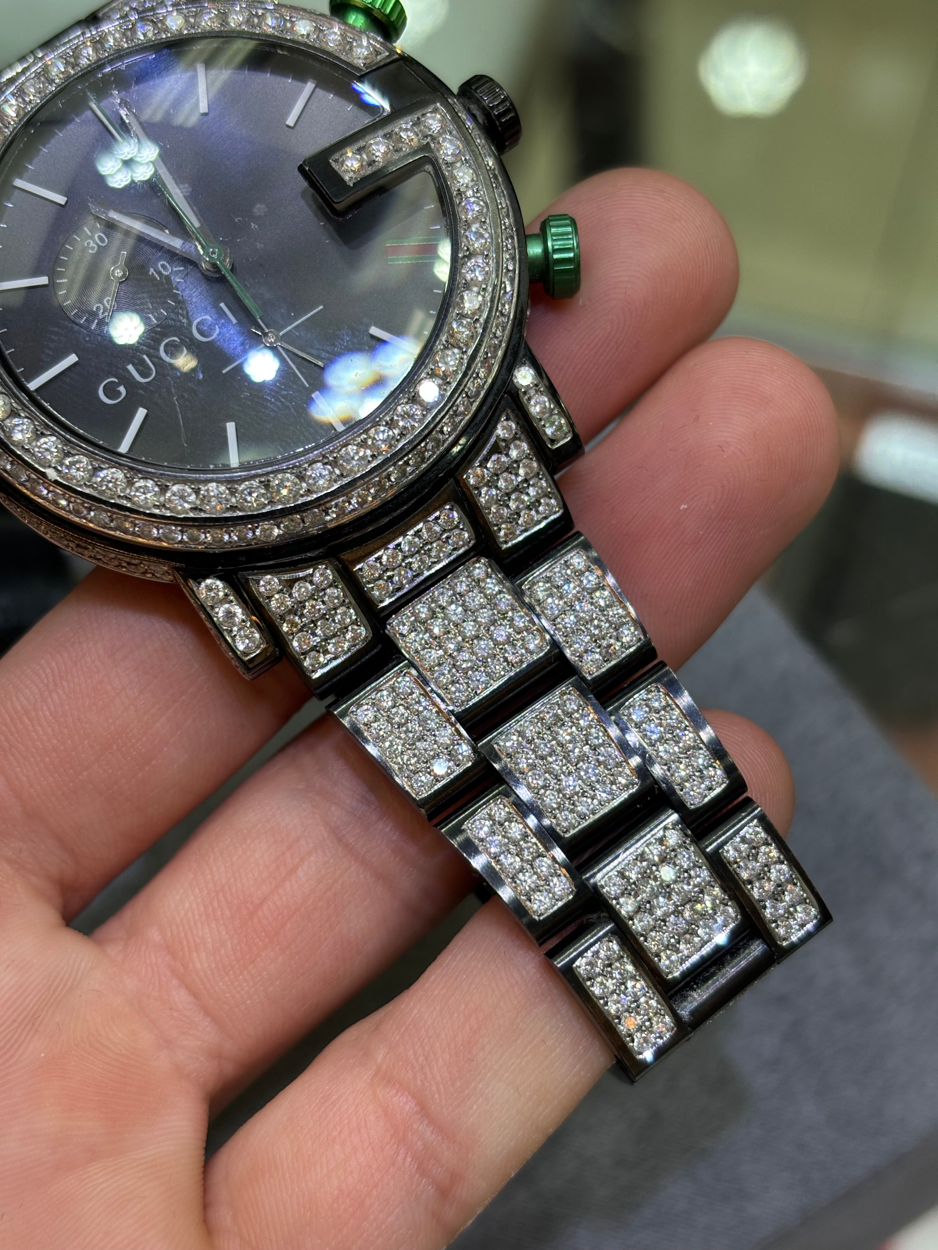 GUCCI VVS-1 NATURAL DIAMOND BUSTDOWN QUARTZ WATCH 11.00CTW