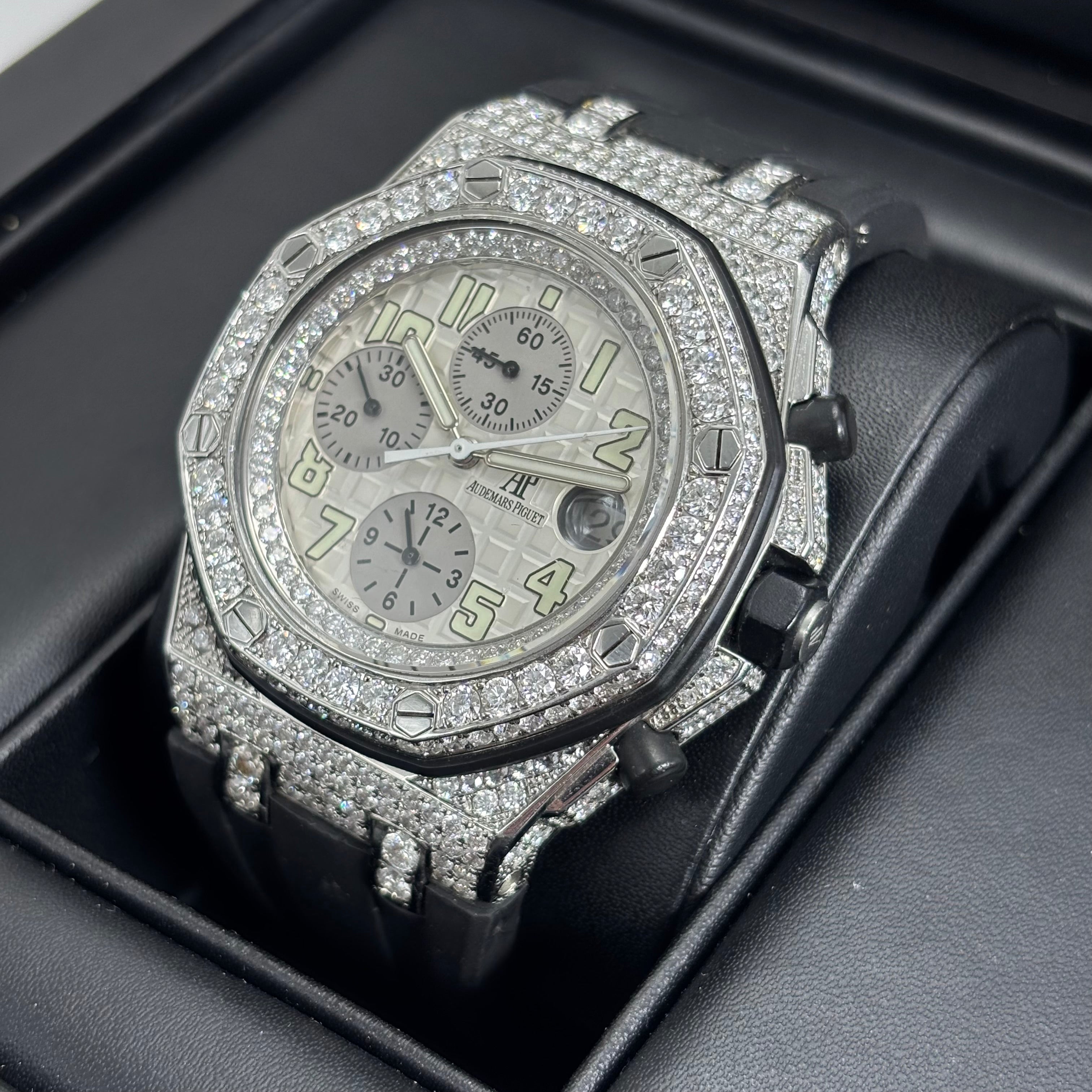 44MM AUDEMARS PIGUET ROYAL OAK OFFSHORE 15CTW NATURAL DIAMONDS