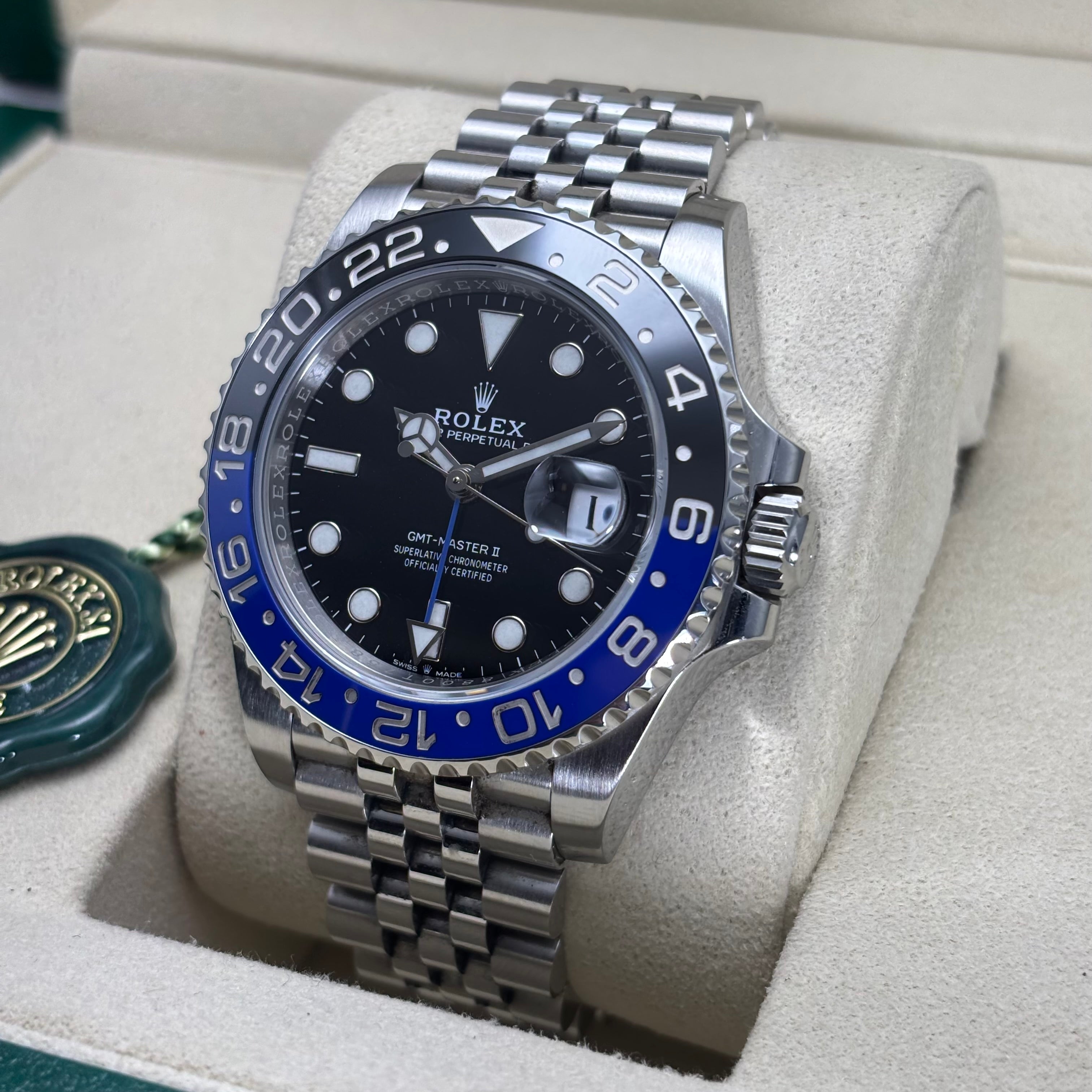 40MM ROLEX GMT-MASTER 2 (BATGIRL) BOX AND CARD