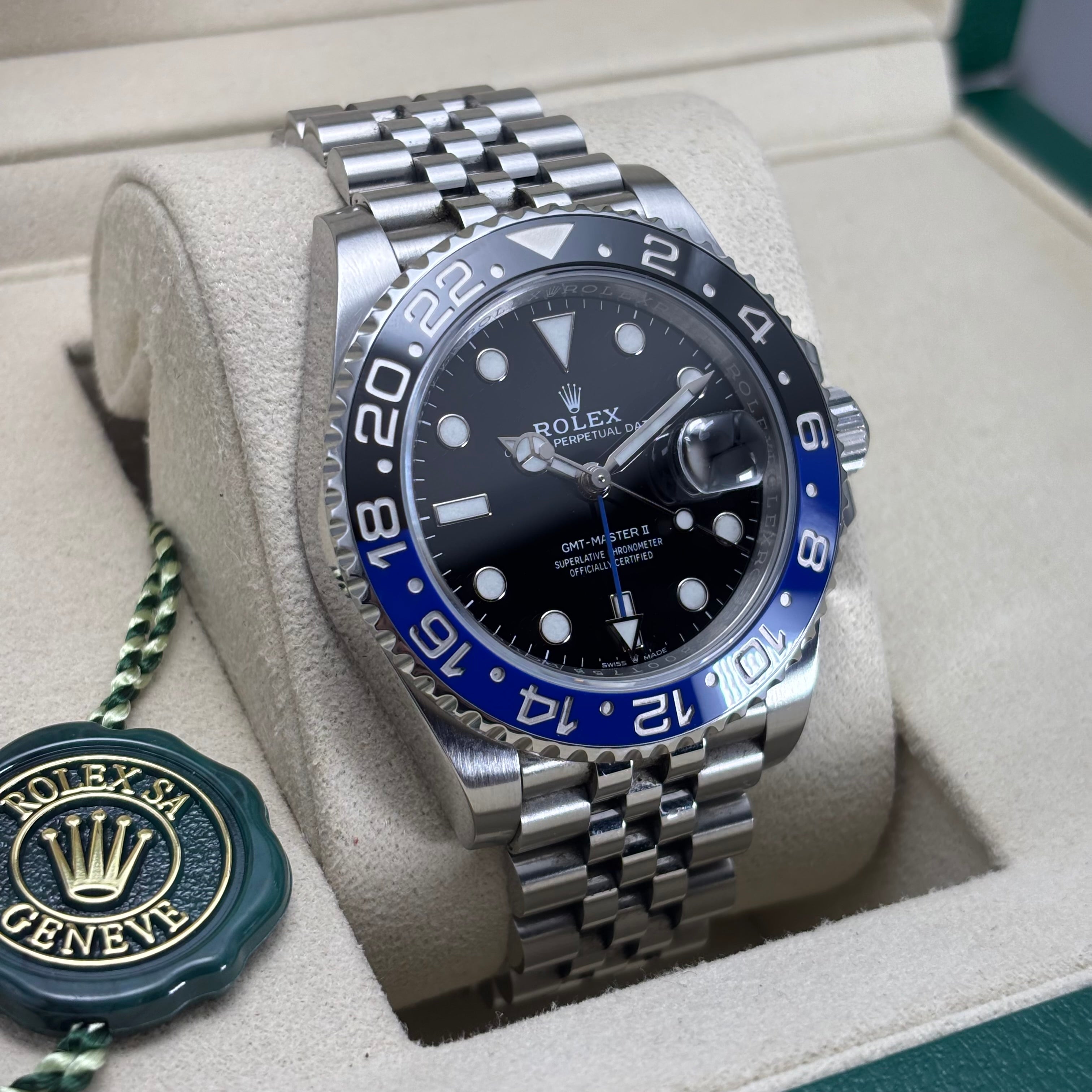 40MM ROLEX GMT-MASTER 2 (BATGIRL) BOX AND CARD
