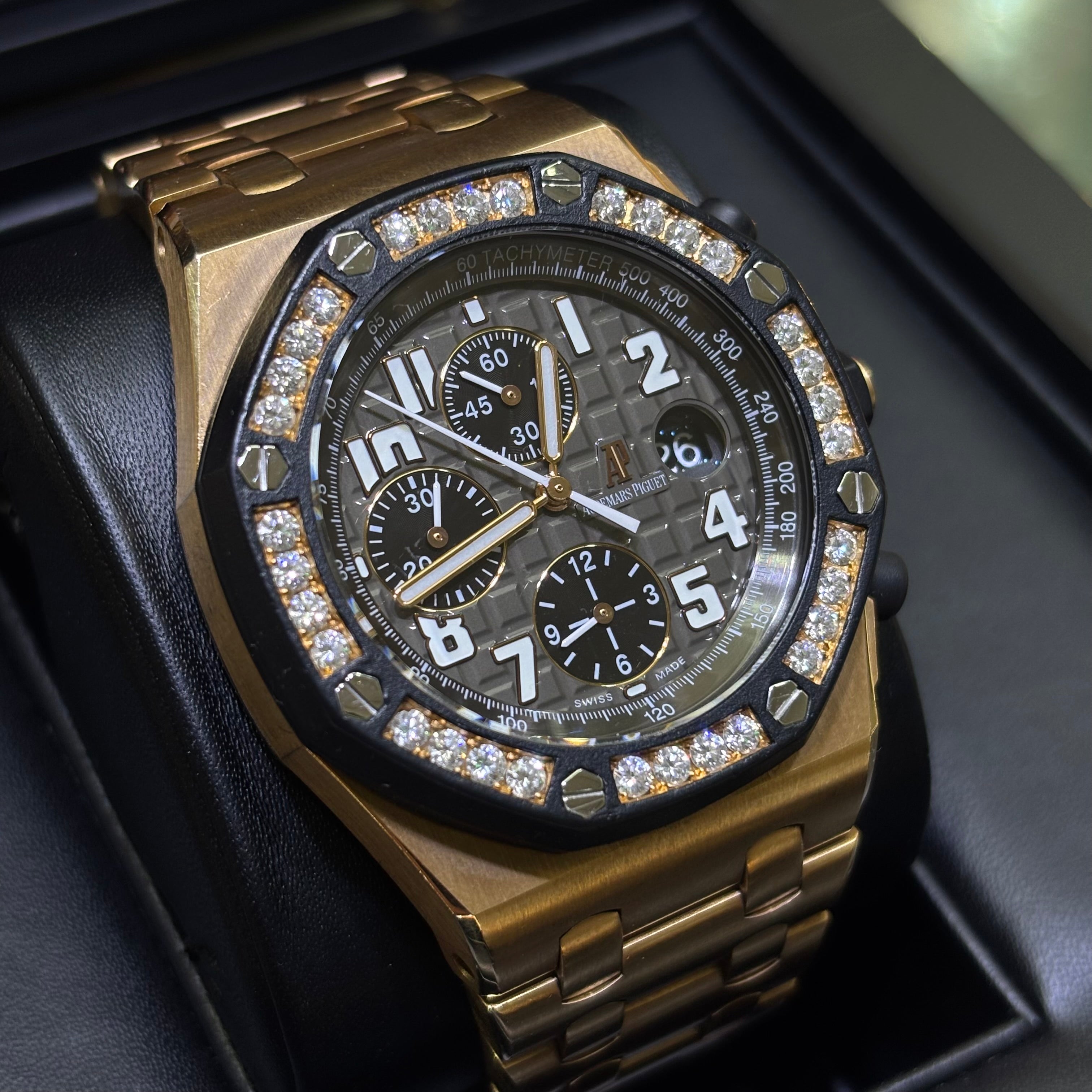 44MM AUDEMARS PIGUET ROYAL OAK OFFSHORE / ROSE GOLD / FACTORY DIAMOND BEZEL / CHRONOGRAPH