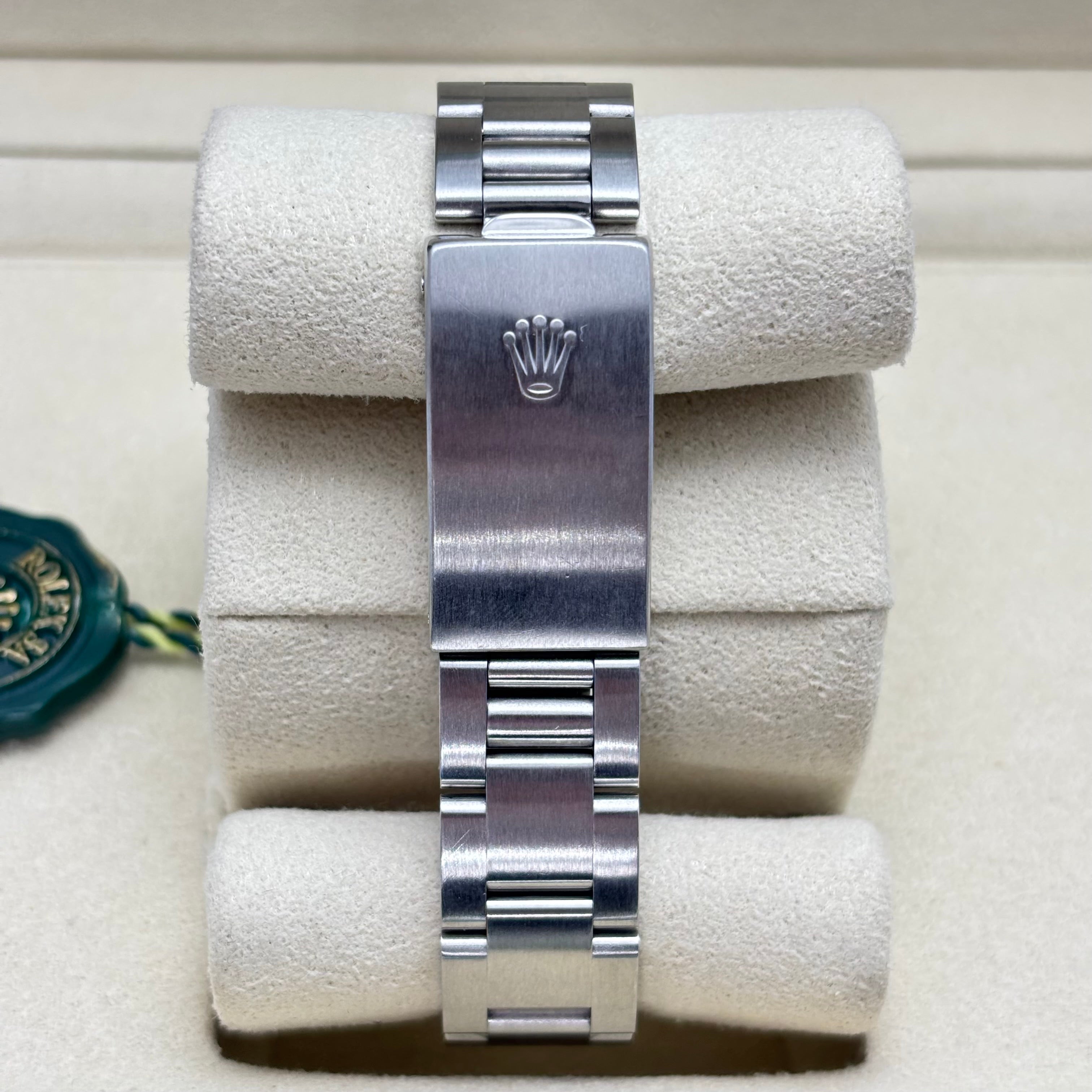 31MM ROLEX OYSTER PERPETUAL “MIDSIZE” BLACK DIAL (NON DATE)