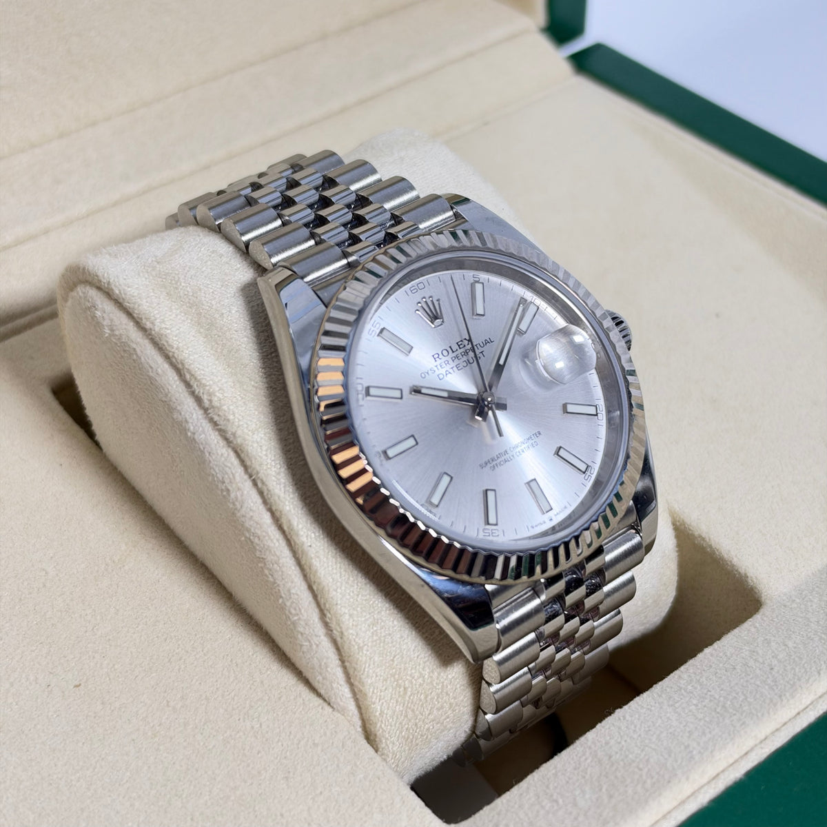 41MM ROLEX DATEJUST (REF.126334) JUBILEE BRACELET / SILVER DIAL / FLUTED BEZEL
