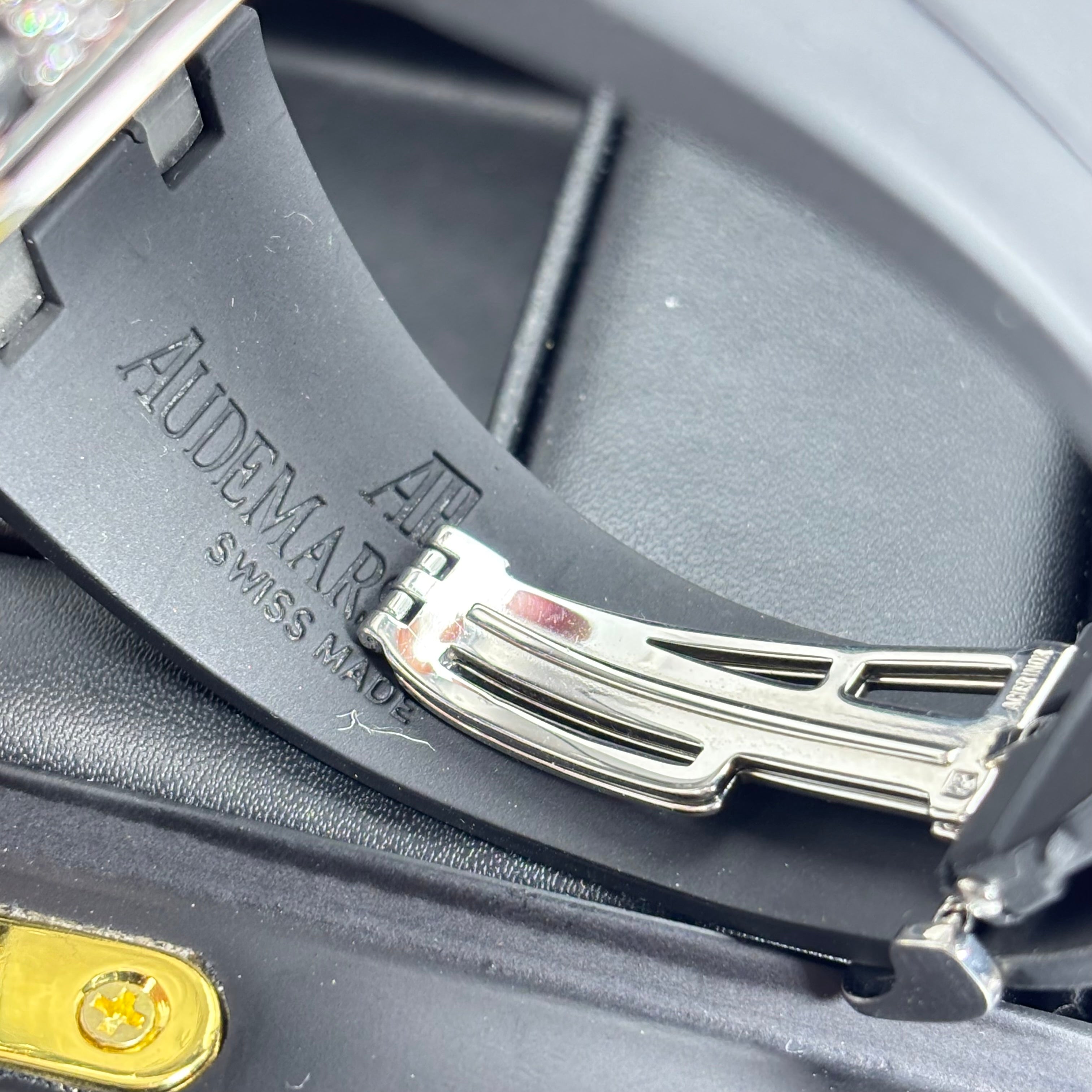 44MM AUDEMARS PIGUET ROYAL OAK OFFSHORE 15CTW NATURAL DIAMONDS