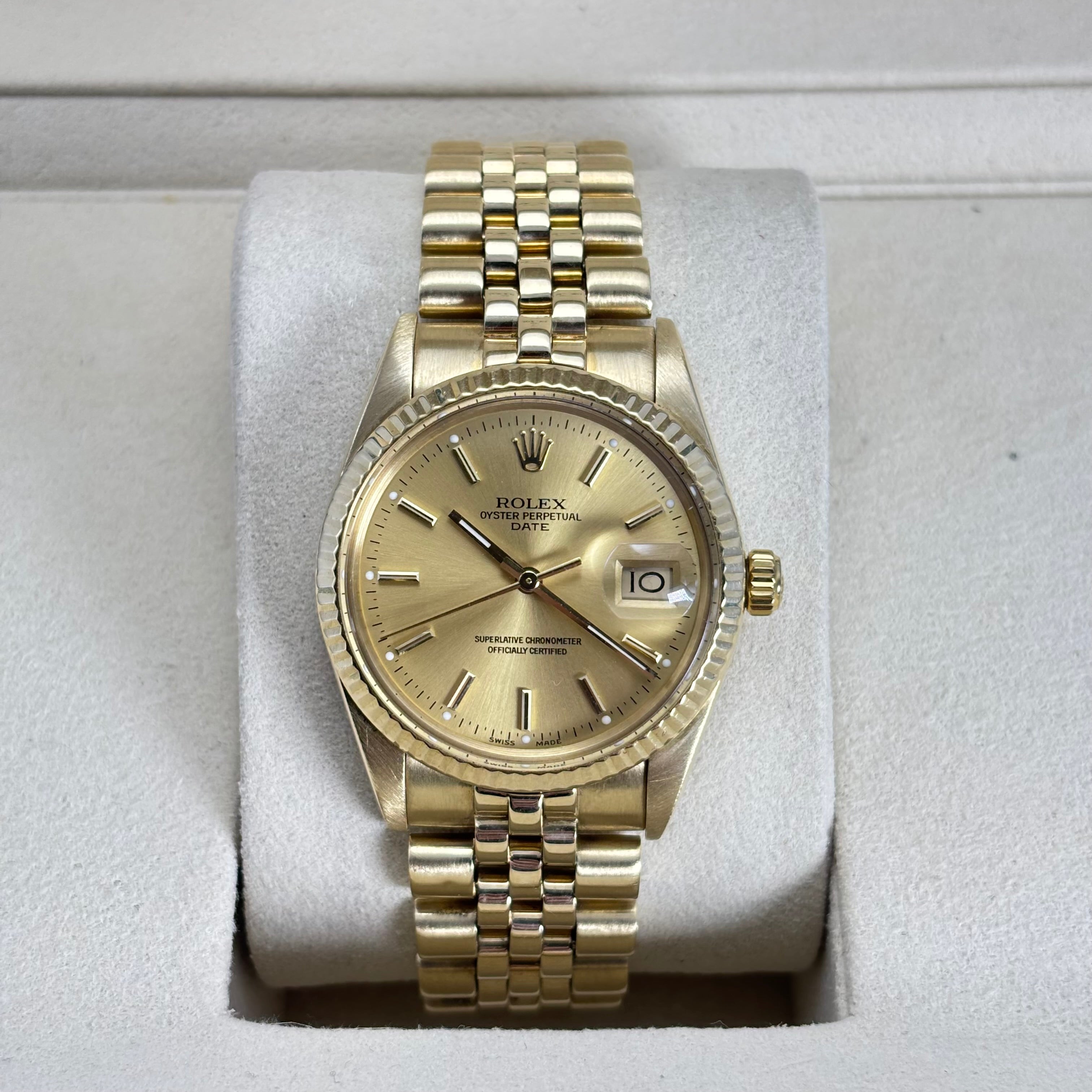 Pre-Owned 34MM Rolex Date reference #15037 Solid Gold Jubilee Quickset