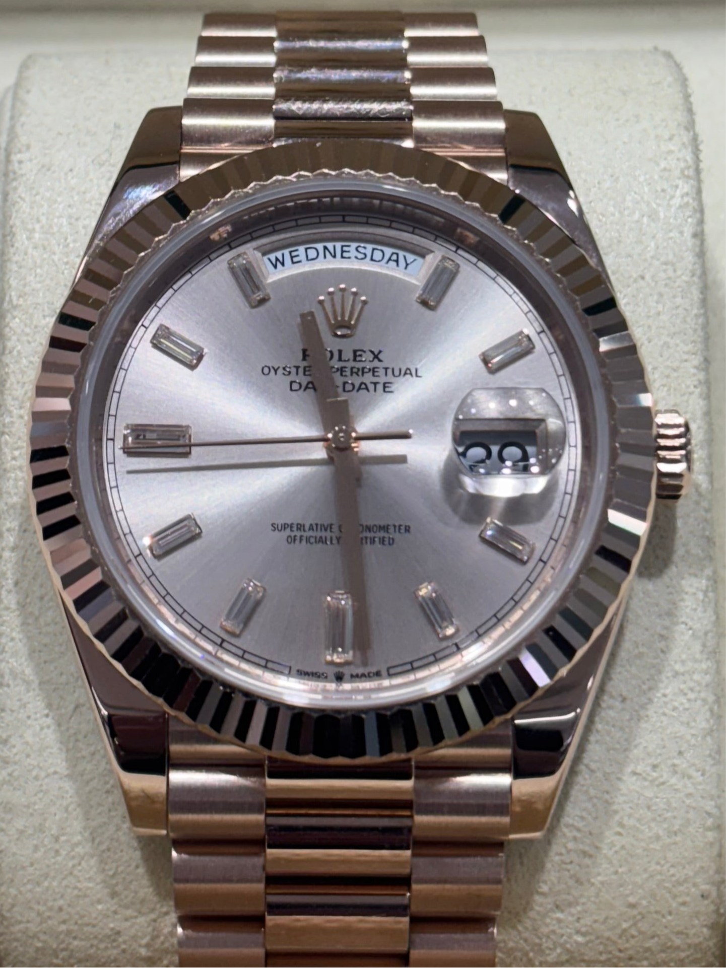 40MM ROLEX DAY-DATE Ref. 228235 | 18KT ROSE GOLD | SUNDUST BAGUETTE DIAL |