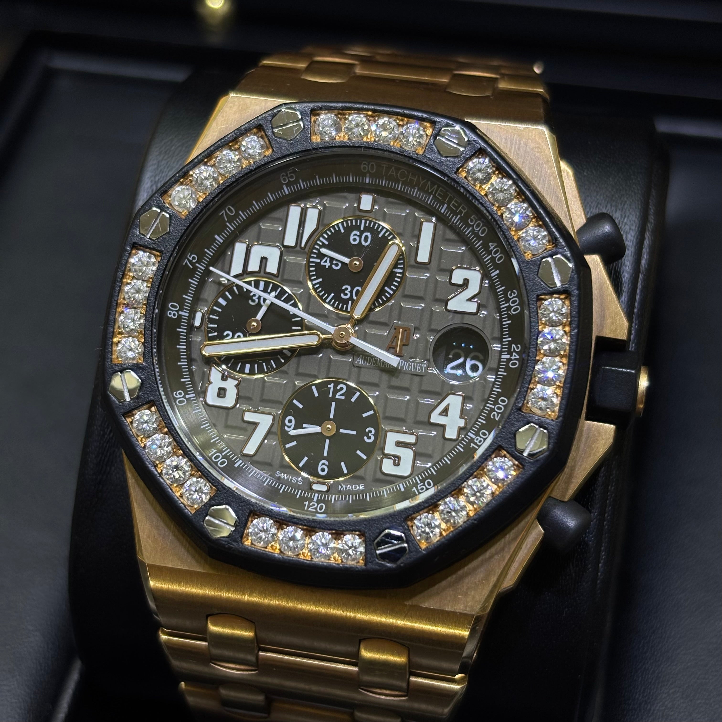 44MM AUDEMARS PIGUET ROYAL OAK OFFSHORE / ROSE GOLD / FACTORY DIAMOND BEZEL / CHRONOGRAPH