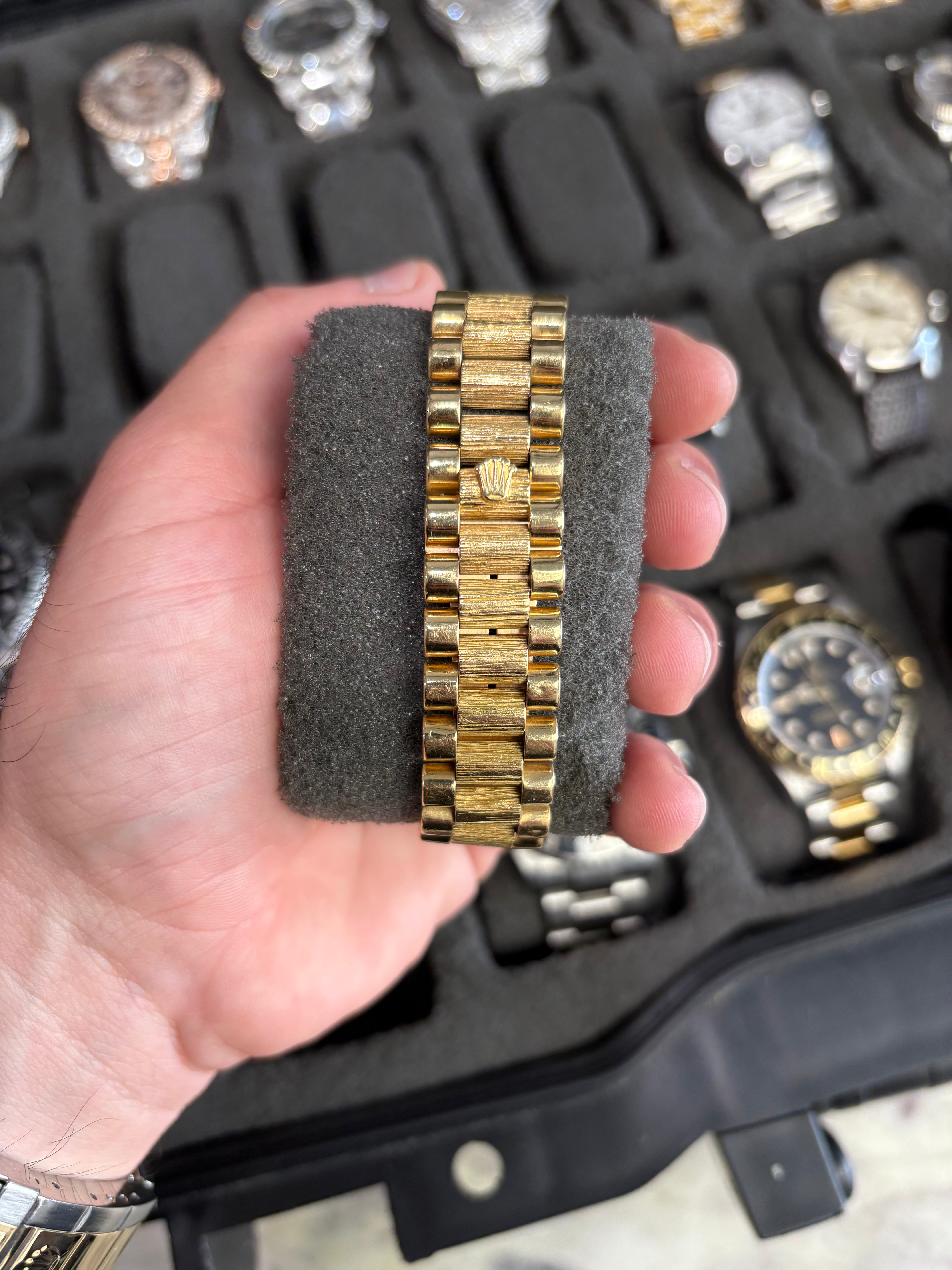 ROLEX DAY-DATE 36MM | 18KT GOLD | BARK-FINISH BRACELET | BLUE DIAMOND DIAL