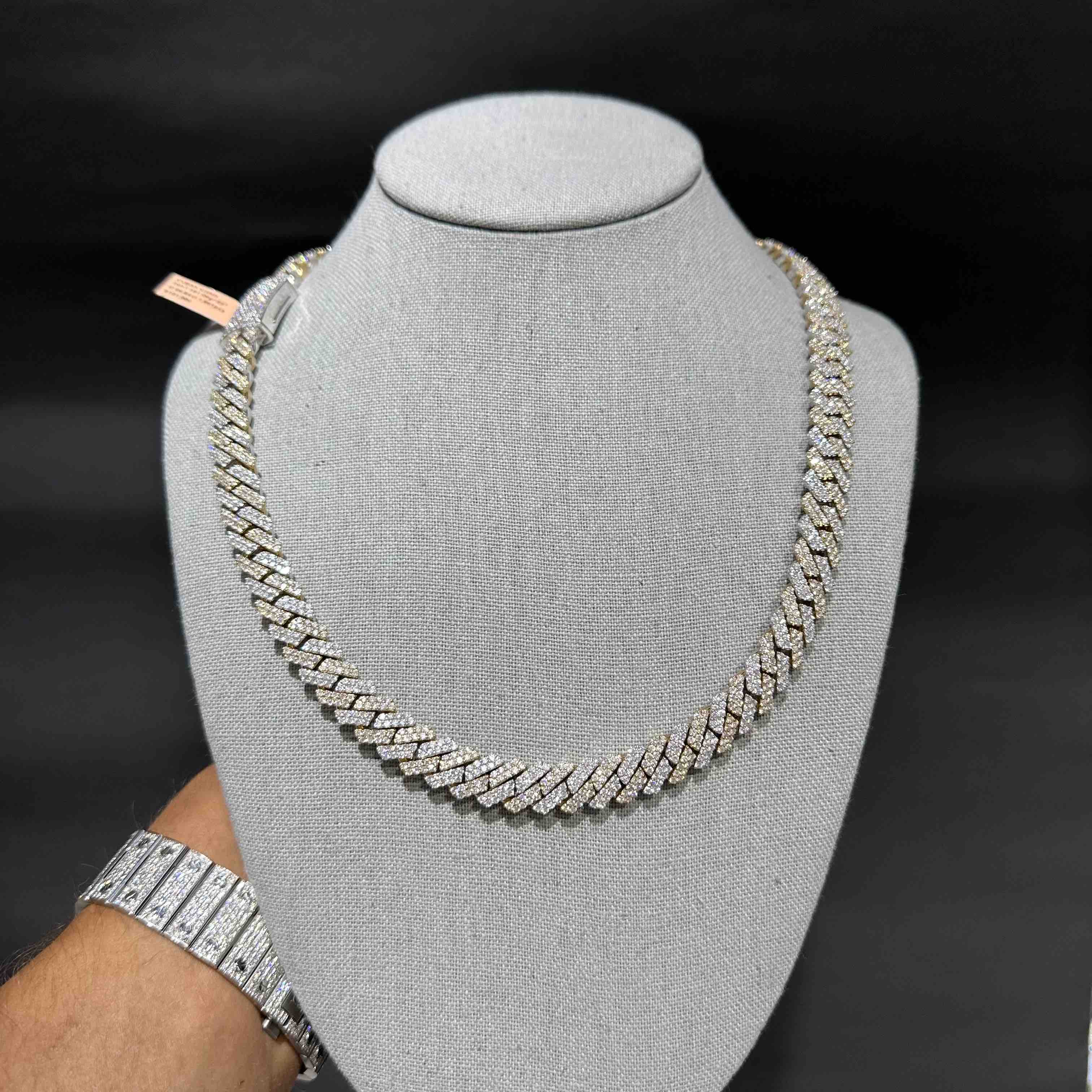 Two tone store cuban chain