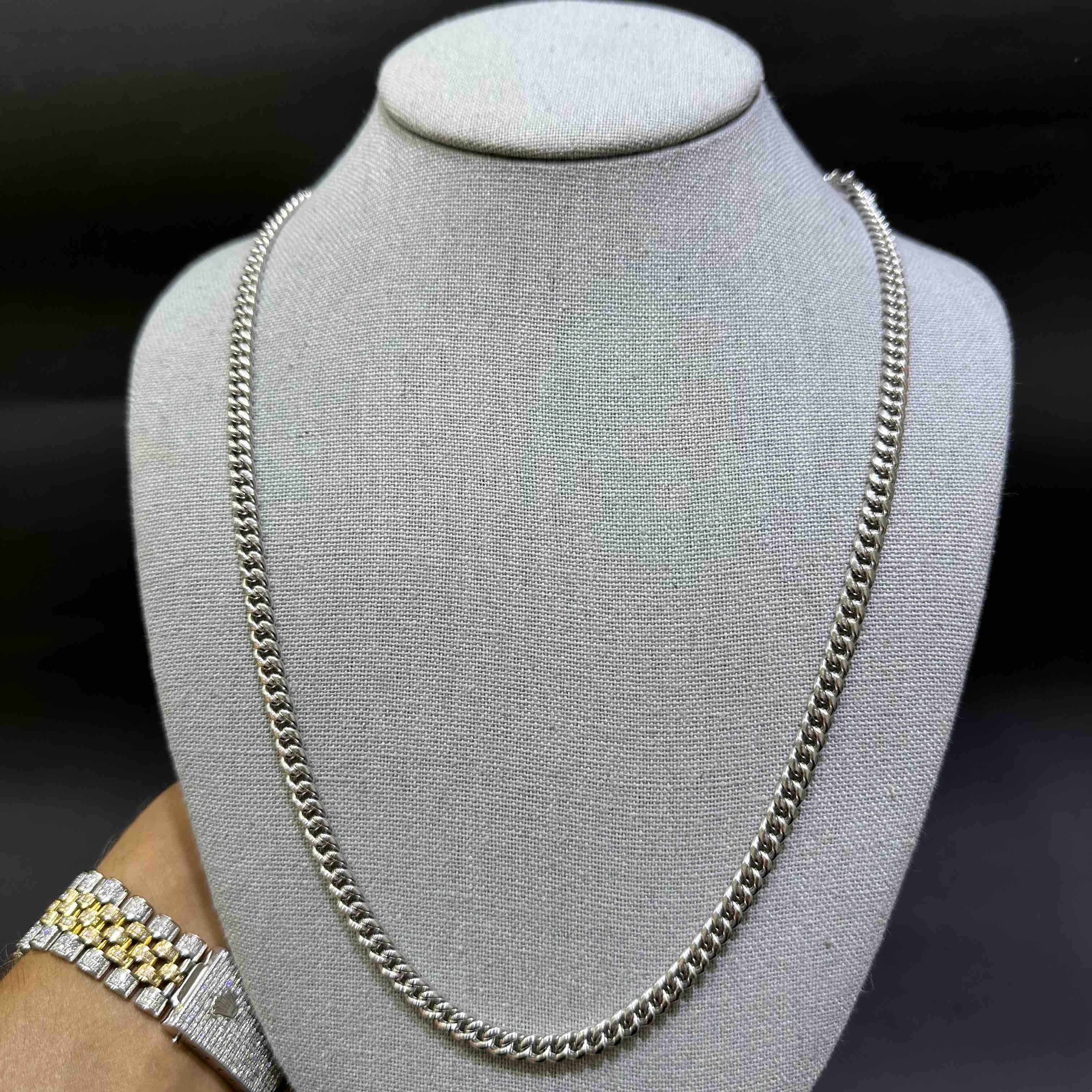 Cuban Link Chain Available in 20-24 Inches