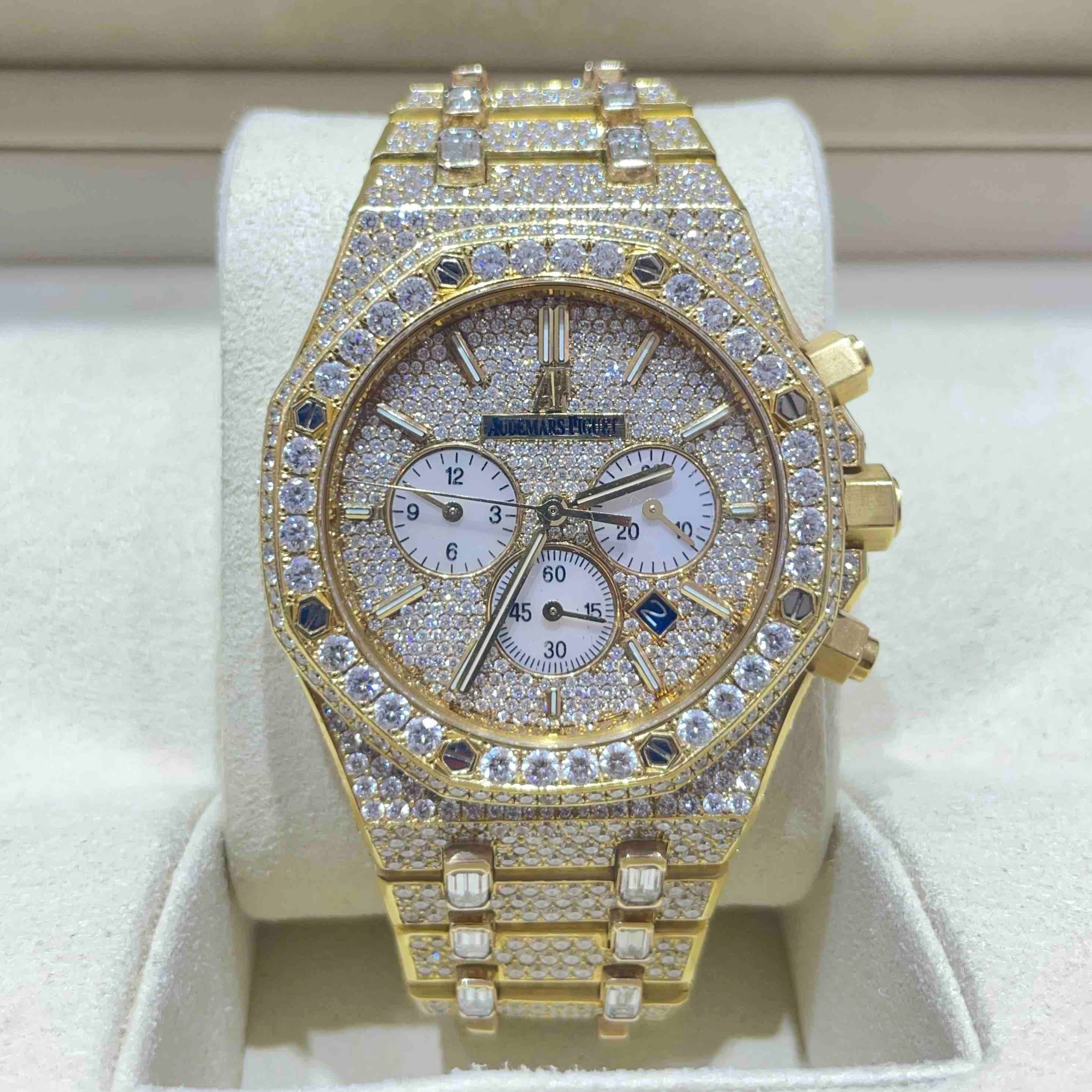Review: Audemars Piguet Royal Oak Diamond 15400ST Watch – Raymond Lee  Jewelers