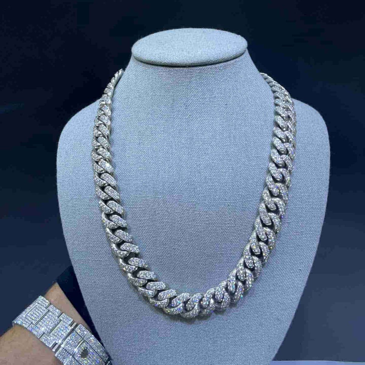 Iced Out Cuban Chain VVS