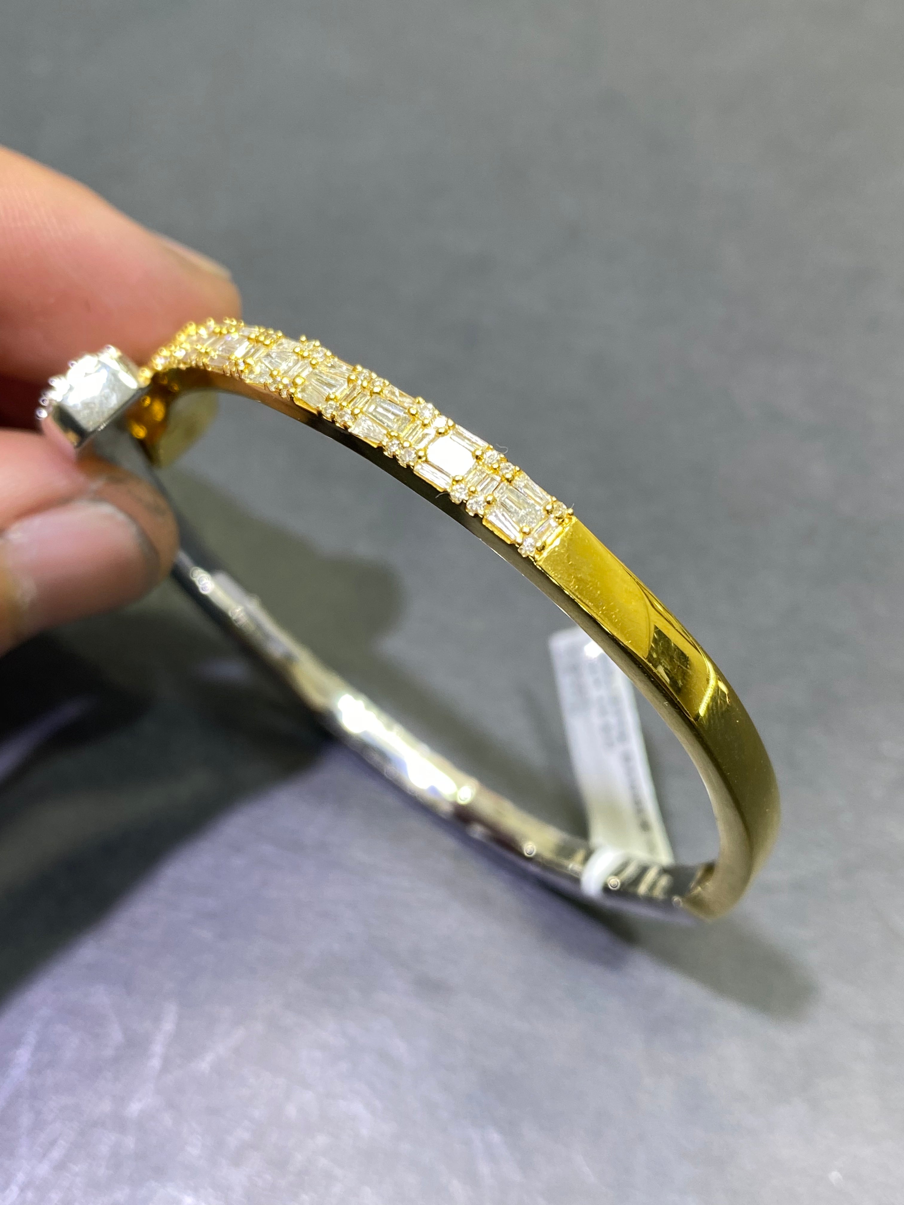 new baguette bangle/bracelet vs1 rose and yellow gold available with white gold