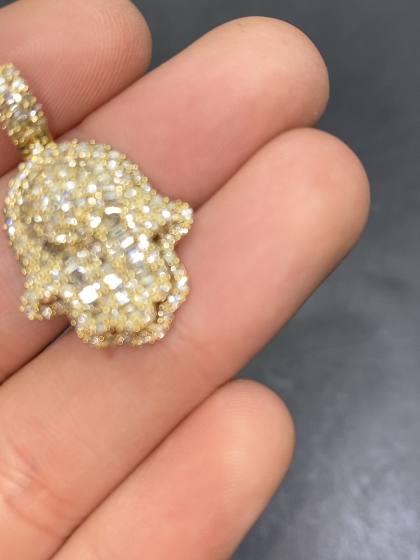 "Iced Hamsa" Vs1 natural diamonds 💎 custom Pendant 14k Vs-1,2cts.t.w. 6 grams.