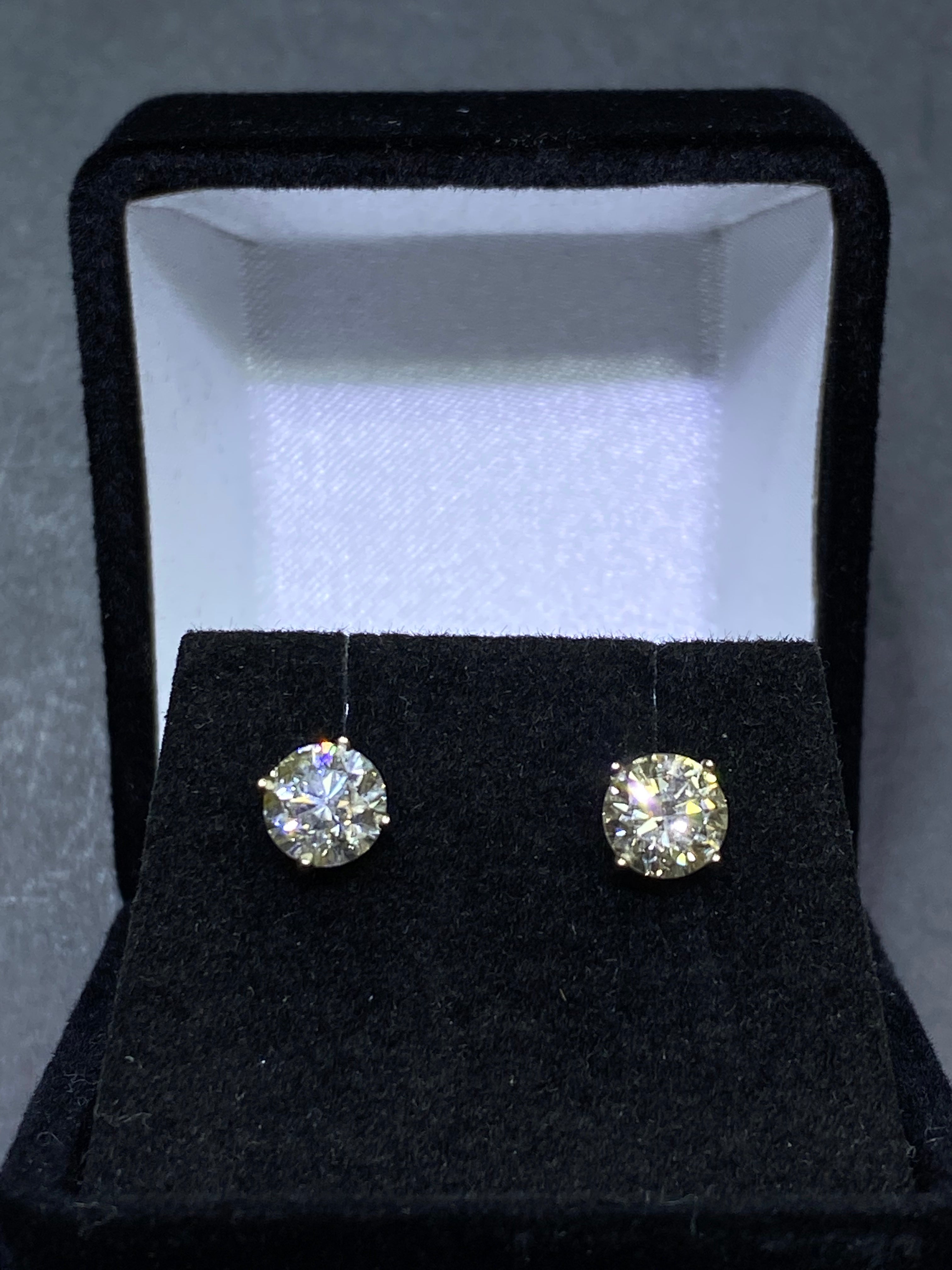 pair of.50 ct stud earrings 1.0carat total weight si-1,j color natural 💎