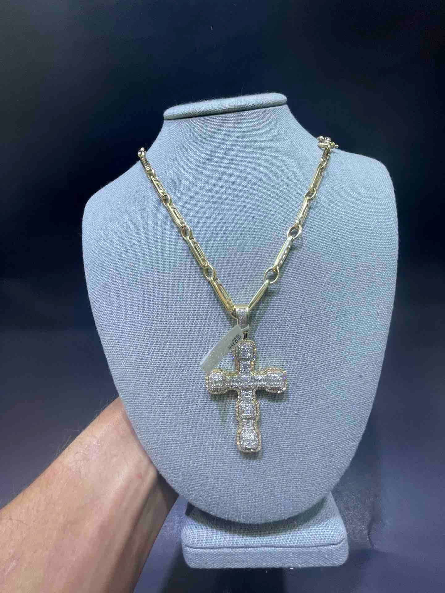 "14k gold chain cross pendant"