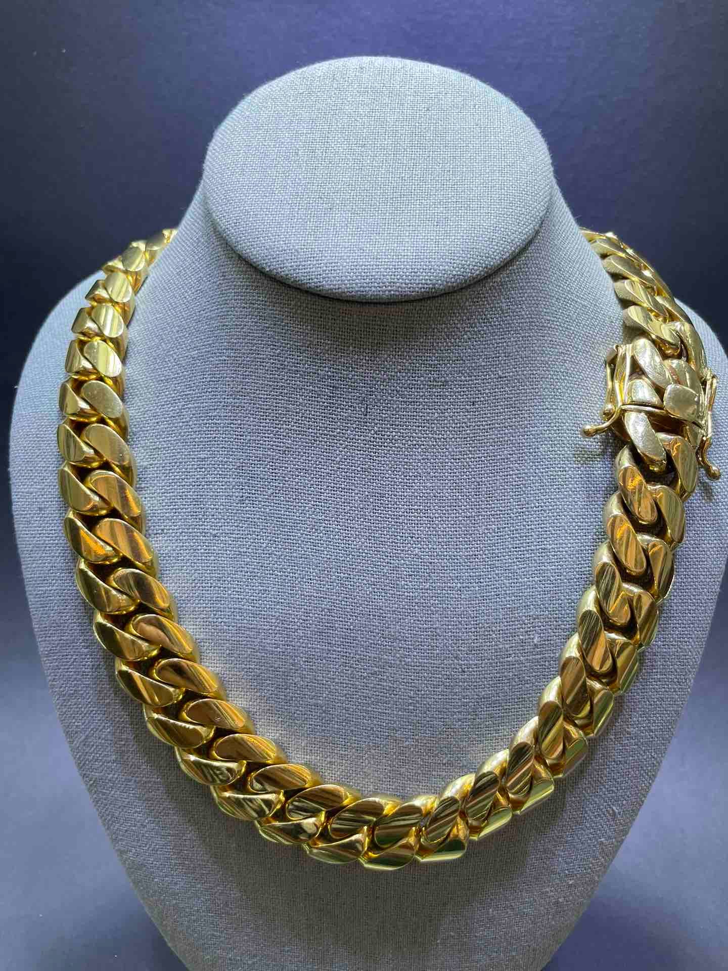 10k "HEAVY Cuban Link Chain" 560 grams  20mm  22 inches